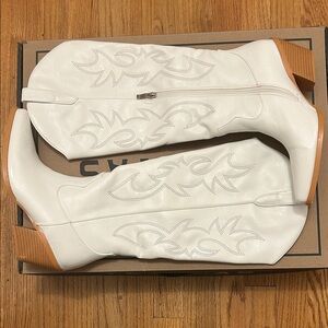 Western White Heeled Boots